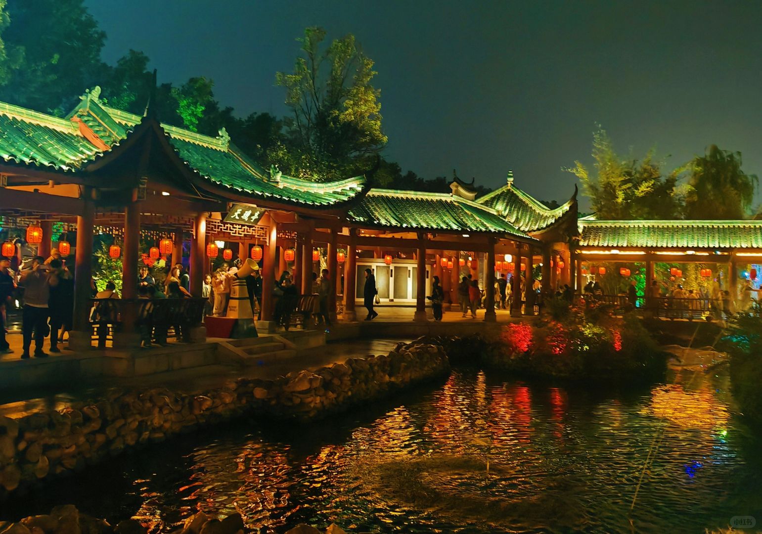 Changsha-Yueyang Tower in Hunan, there will be lights and NPC performances at night!