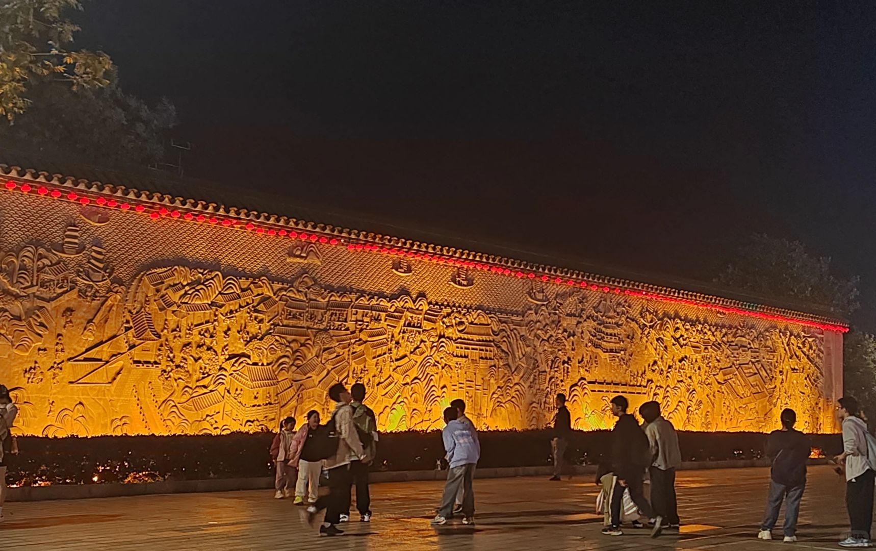 Changsha-Yueyang Tower in Hunan, there will be lights and NPC performances at night!