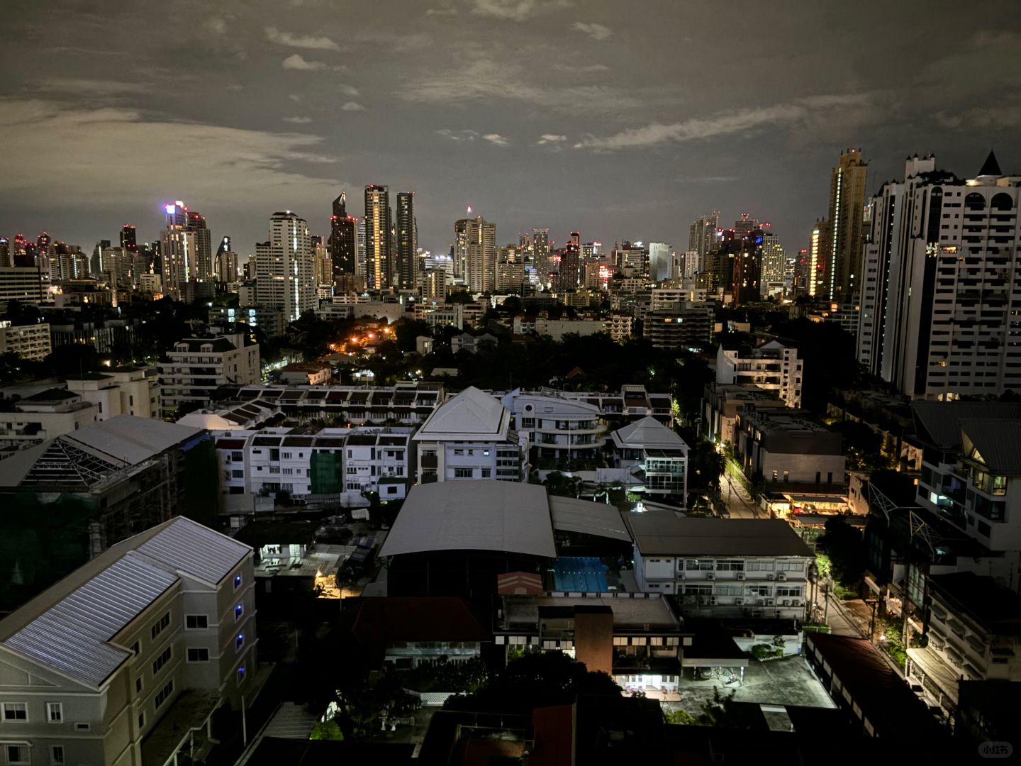 Bangkok-Grand Mercure Bangkok NANA Plaza Atrium, 200 baht for a beer and a show is perfect