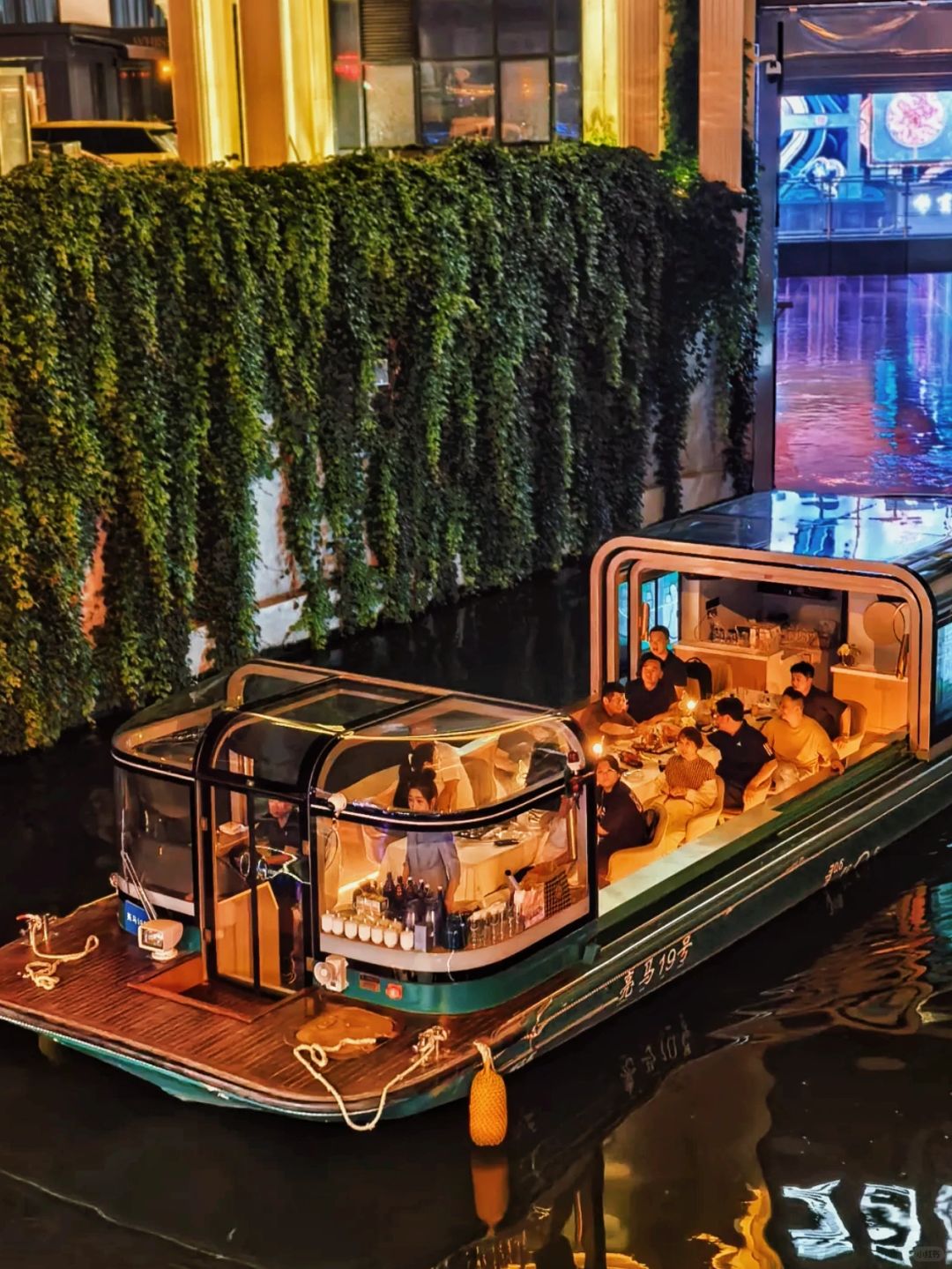 Beijing/Tianjin-Take a boat ride on the Lancang River in Beijing to enjoy the night view!