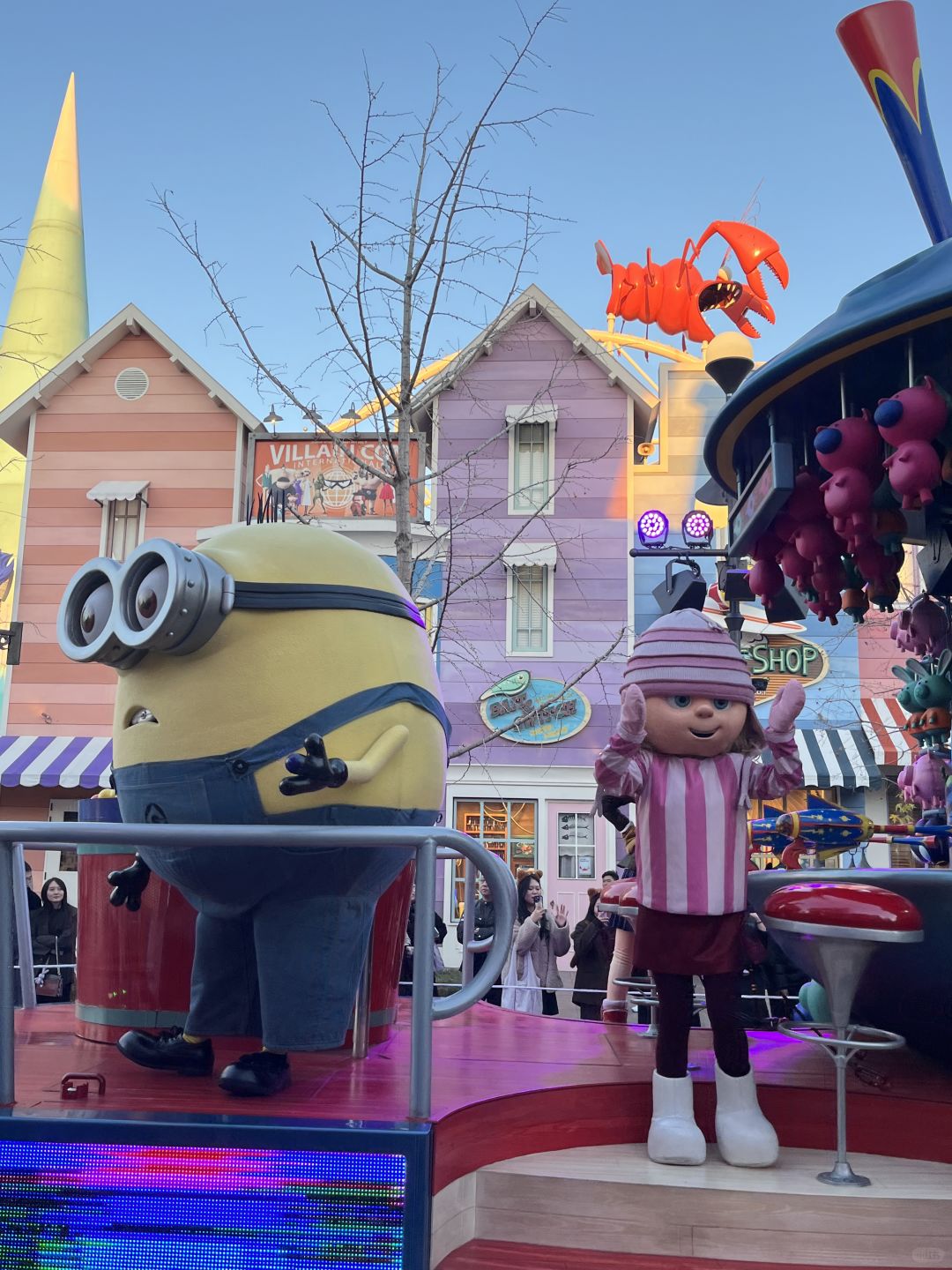 Beijing/Tianjin-At Universal Studios Beijing Amusement Park, everyone has a smile on his face!