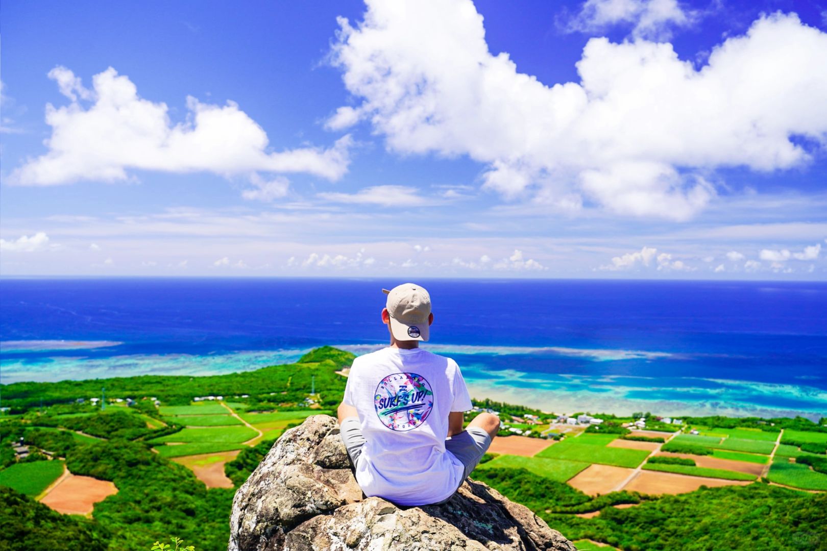 Okinawa-I have lived in Ishigaki Island for 4 years, with only blue sky, white clouds and vast ocean