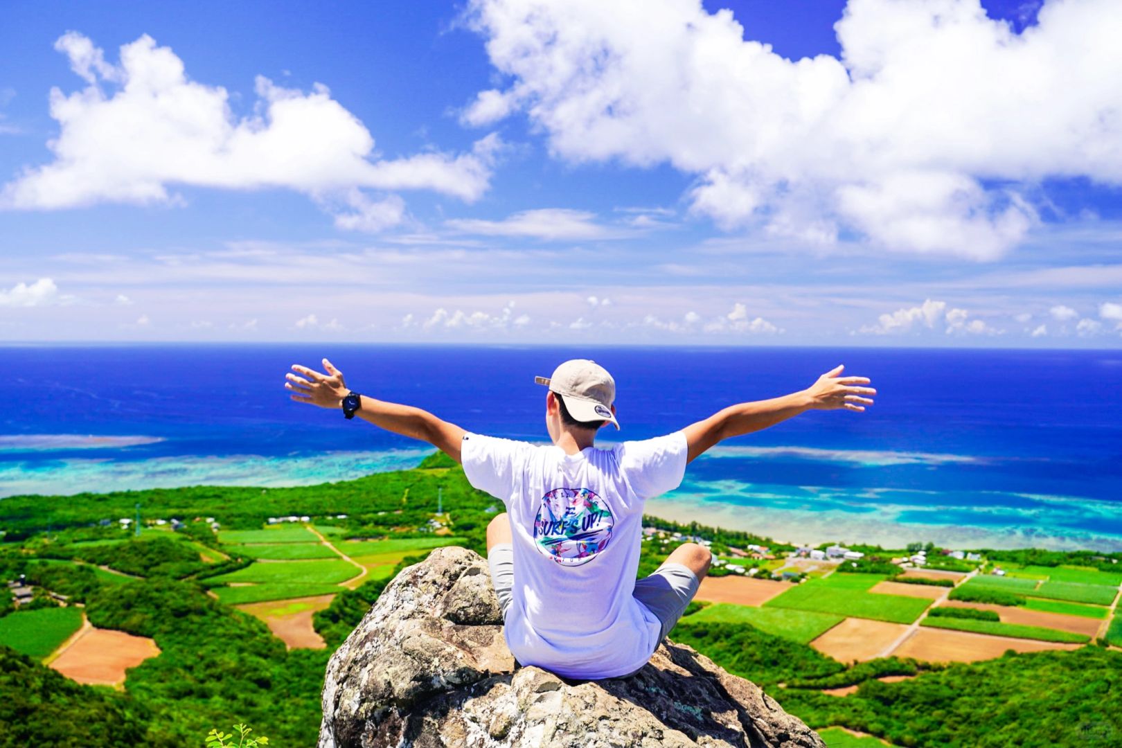 Okinawa-I have lived in Ishigaki Island for 4 years, with only blue sky, white clouds and vast ocean