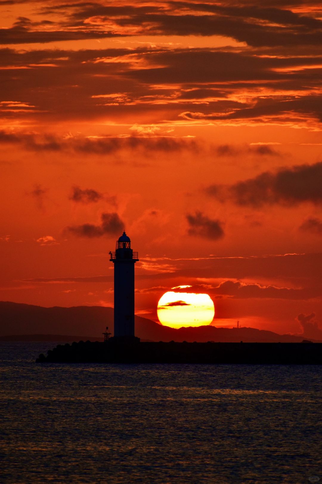 Okinawa-I have lived in Ishigaki Island for 4 years, with only blue sky, white clouds and vast ocean