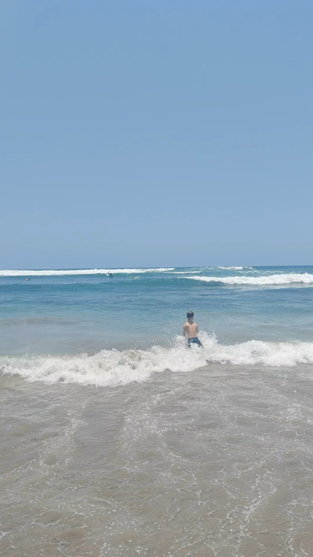 Bali-If you travel to Bali, I only give one suggestion, that is, don't go to Jerman Beach in Kuta