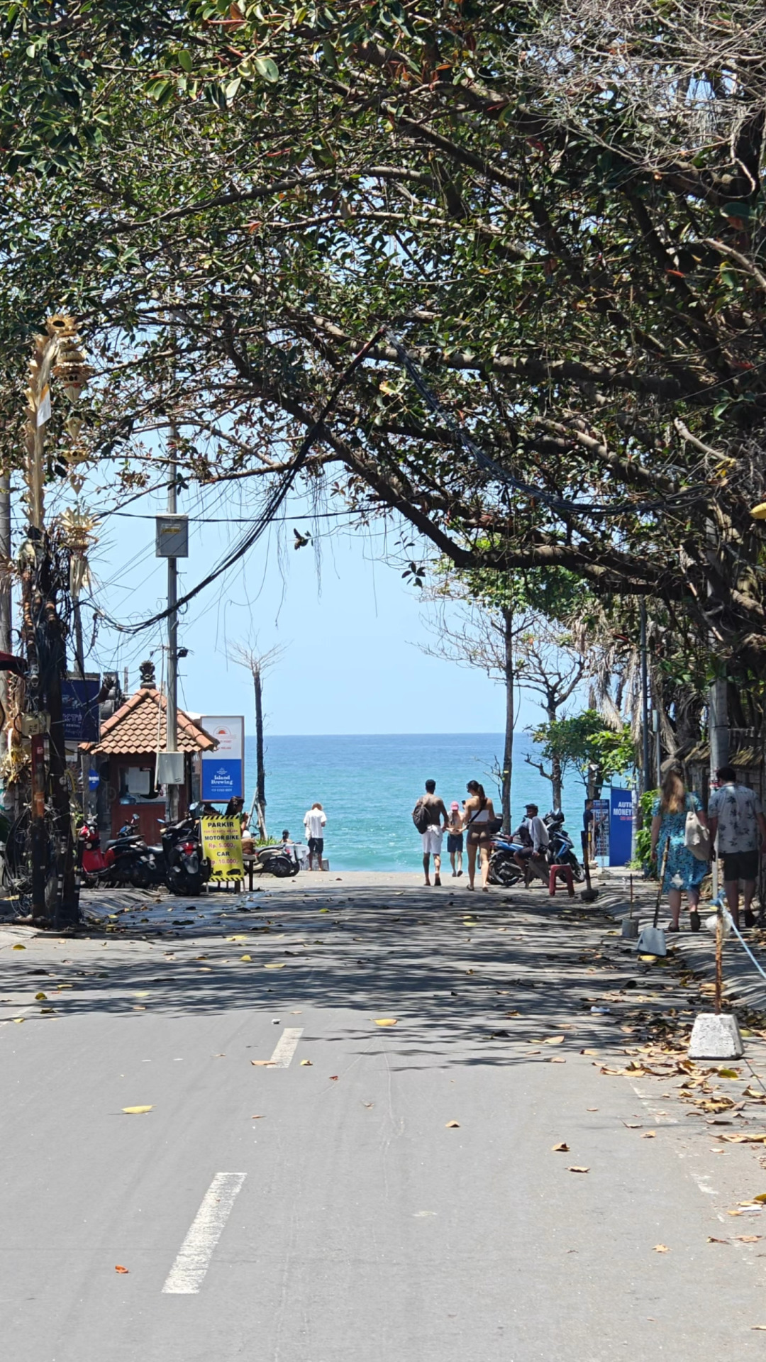 Bali-If you travel to Bali, I only give one suggestion, that is, don't go to Jerman Beach in Kuta