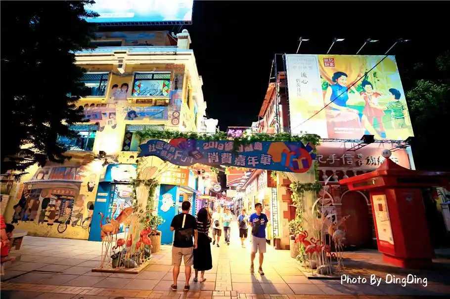 Macao-Macau's famous Guanye Street hides all the delicious food, which many tourists can't find