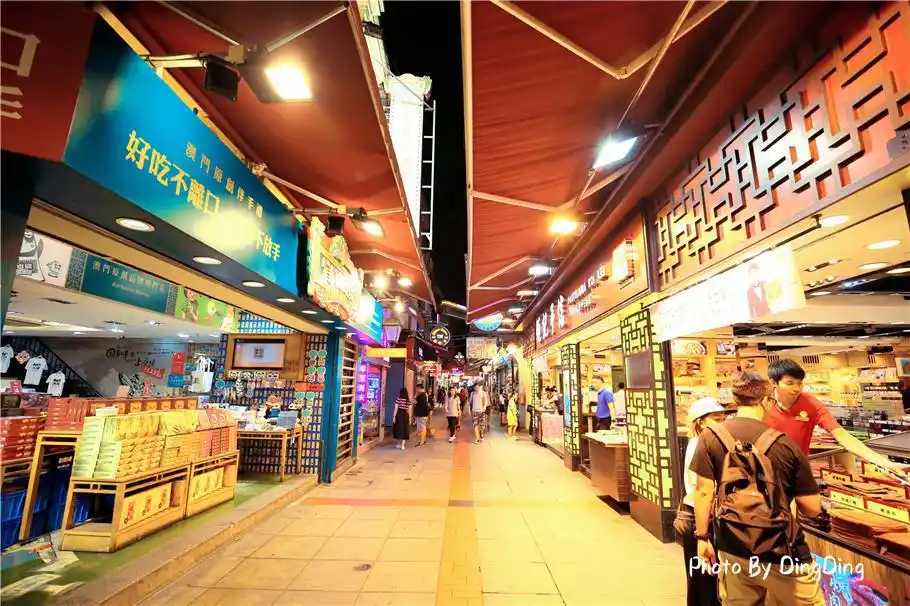 Macao-Macau's famous Guanye Street hides all the delicious food, which many tourists can't find