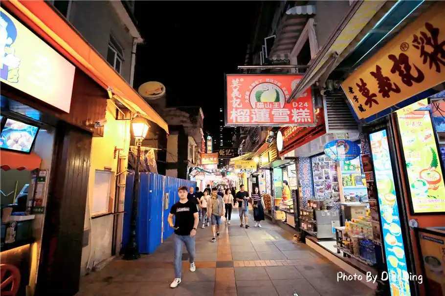 Macao-Macau's famous Guanye Street hides all the delicious food, which many tourists can't find