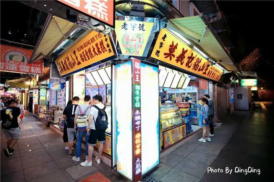 Macao-Macau's famous Guanye Street hides all the delicious food, which many tourists can't find