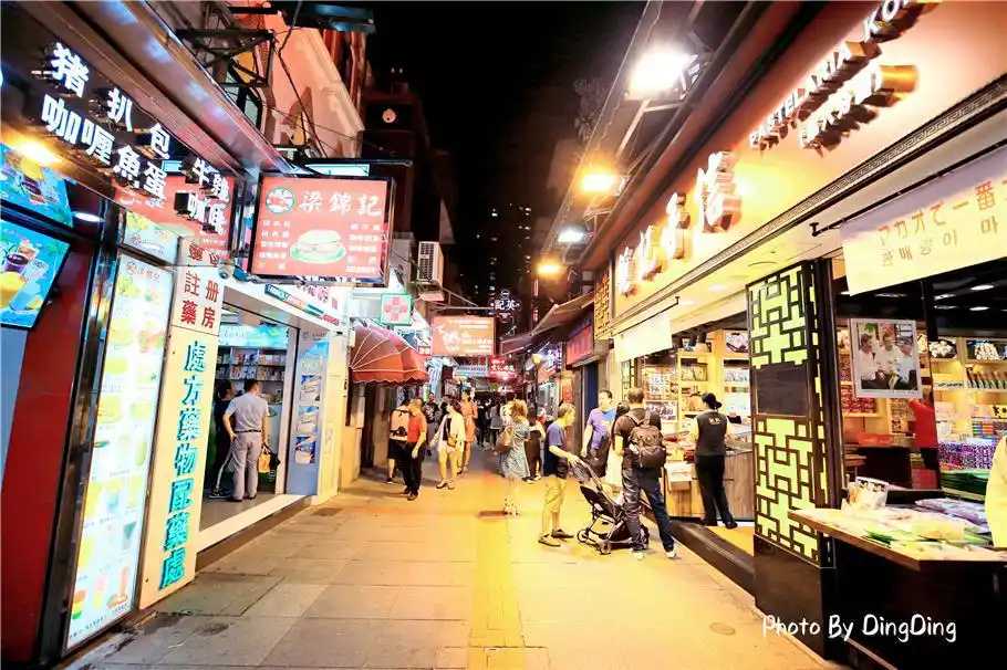 Macao-Macau's famous Guanye Street hides all the delicious food, which many tourists can't find