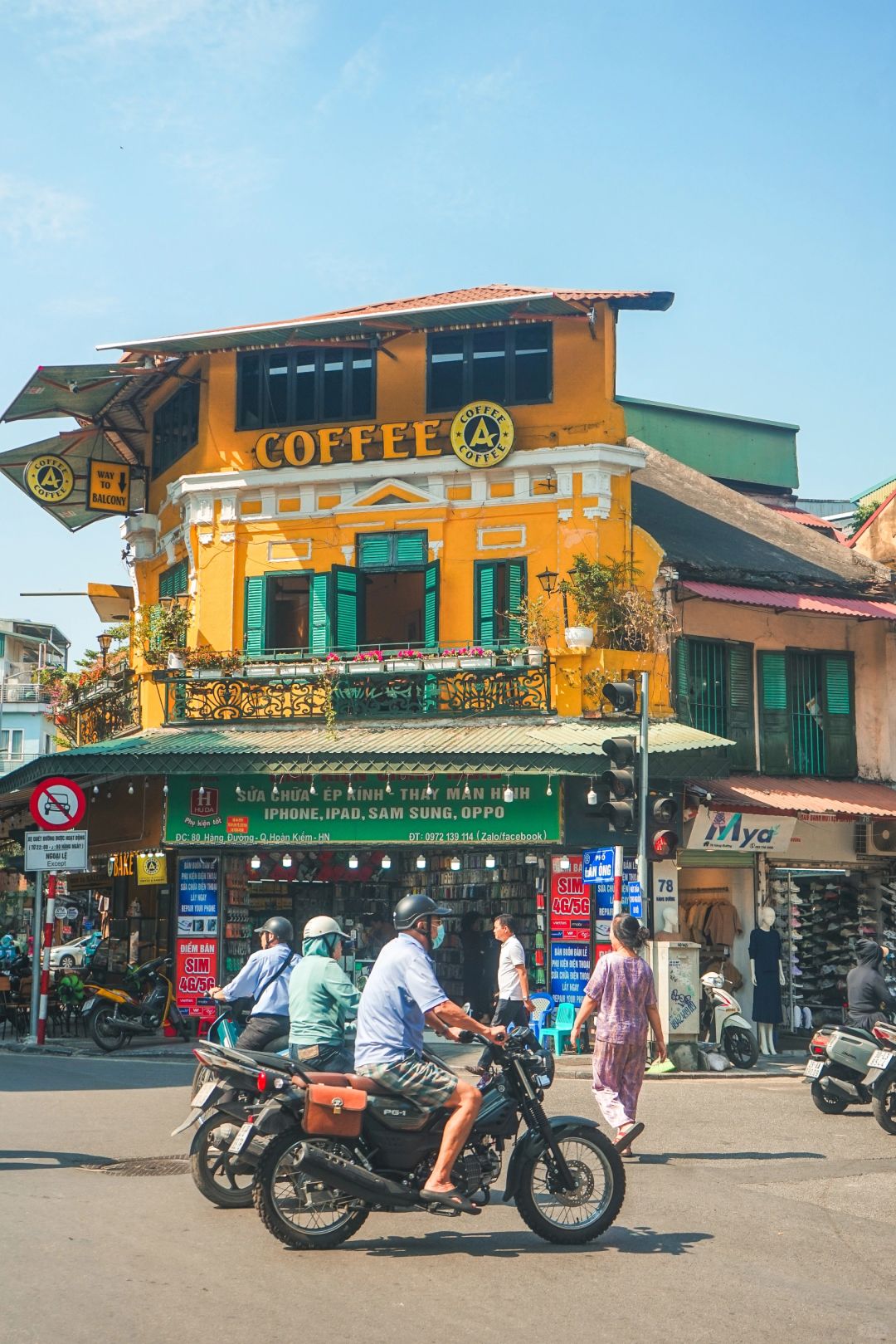 Hanoi-Travel and shop in Thang Long Ancient Town and Sanshiliuhang Street in Hanoi, Vietnam