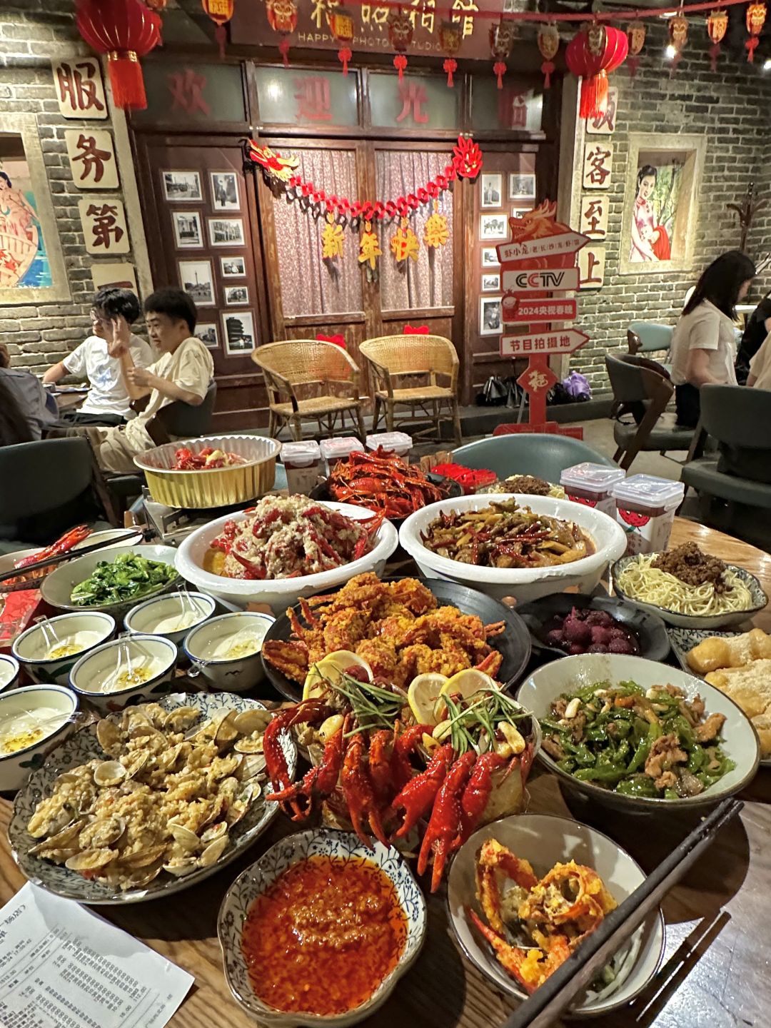 Changsha-The only downside at Changsha Xiaxiaolong Restaurant is that you have to queue up to eat!