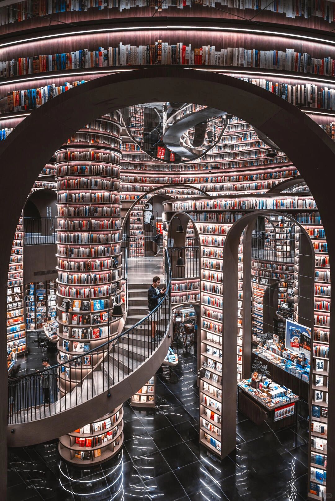 Chengdu/Chongqing-Dujiangyan Irrigation Project, Chengdu, with all kinds of staggered spiral stairs, is shocking!