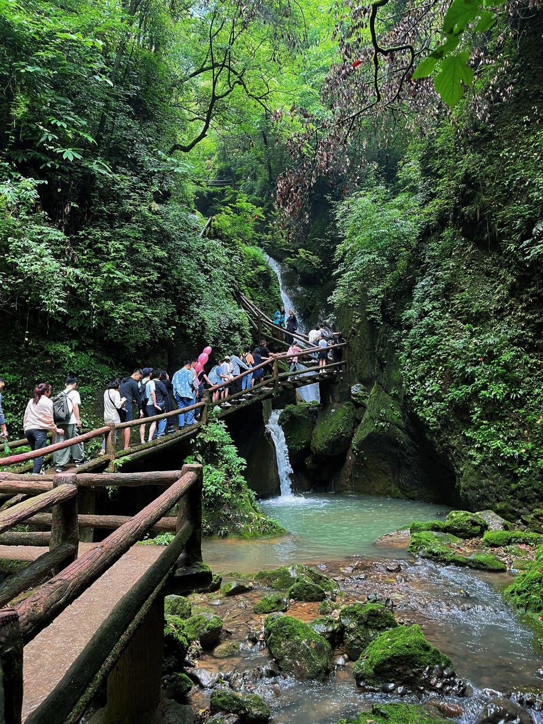 Chengdu/Chongqing-Dujiangyan Irrigation Project Tourism Status! The scenic spot is impressive!