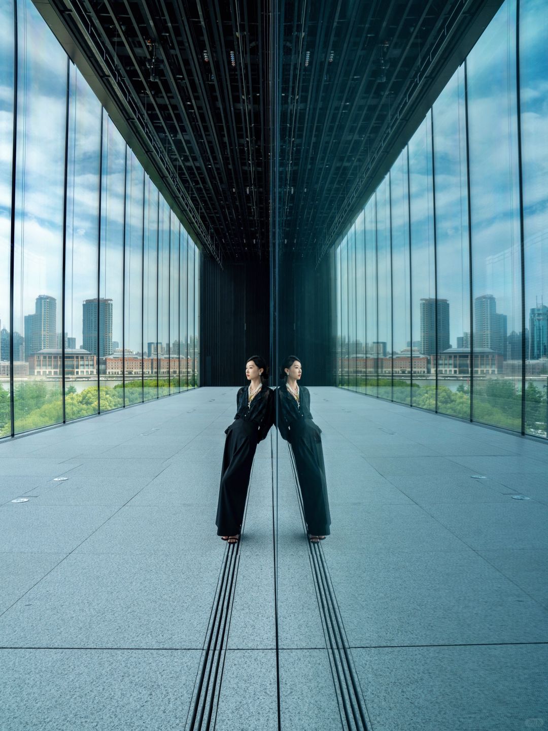 Shanghai/Hangzhou-Shanghai Pudong Art Museum can take photos with Oriental Pearl TV Tower from different angles!