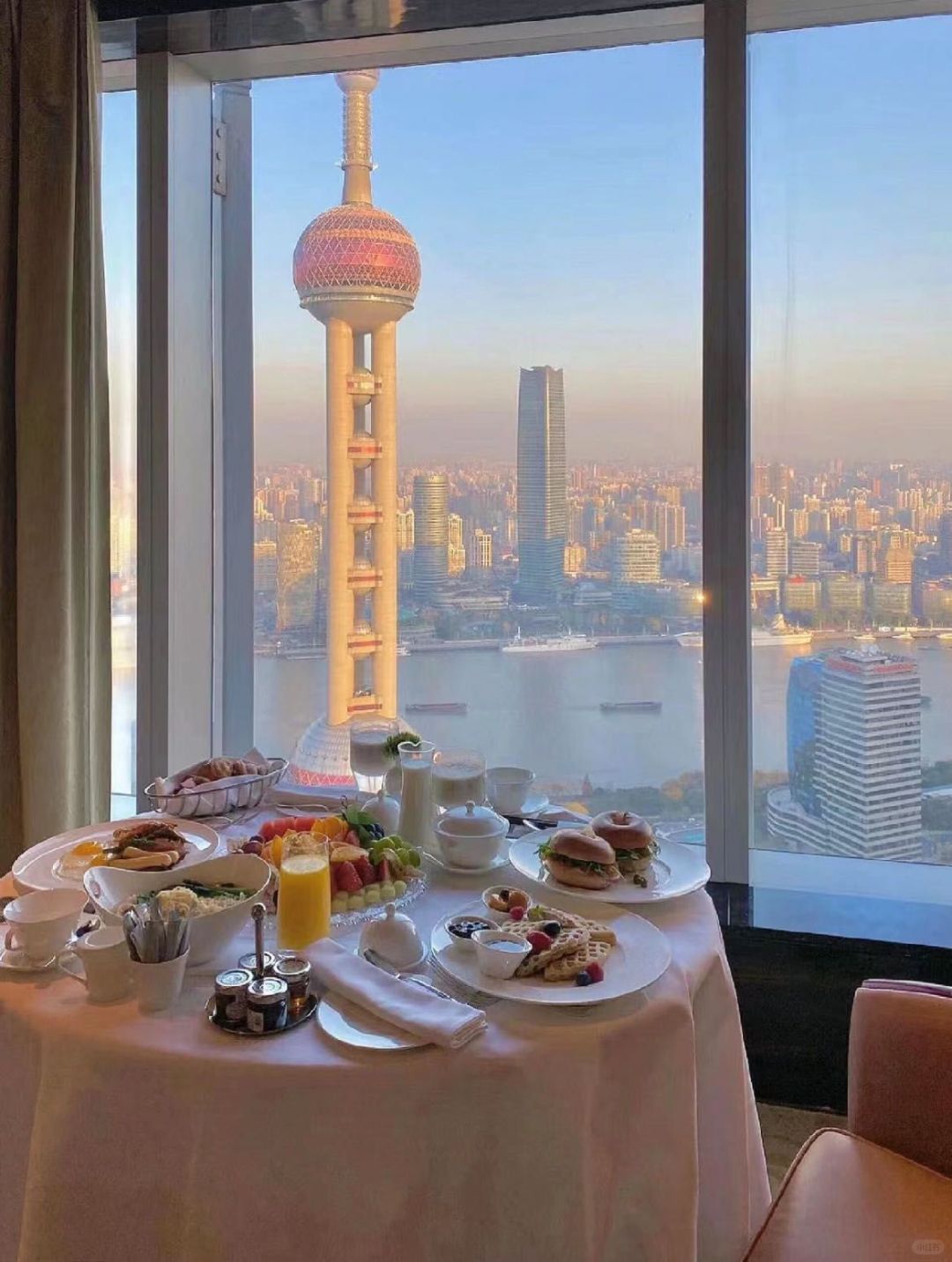 Shanghai/Hangzhou-The Carlton Hotel Shanghai boasts stunning city skyline views!