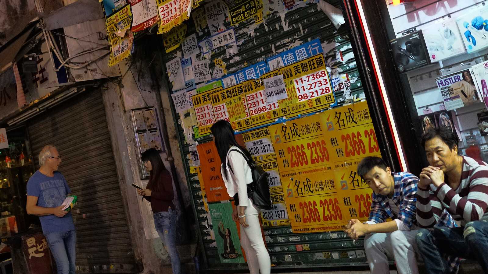 Hong kong-Current situation of the red-light districts in Wan Chai and Temple Street, Kowloon, Hong Kong