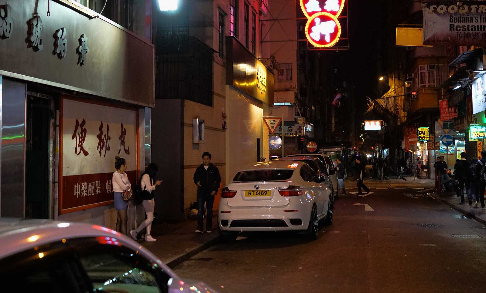 Hong kong-Current situation of the red-light districts in Wan Chai and Temple Street, Kowloon, Hong Kong