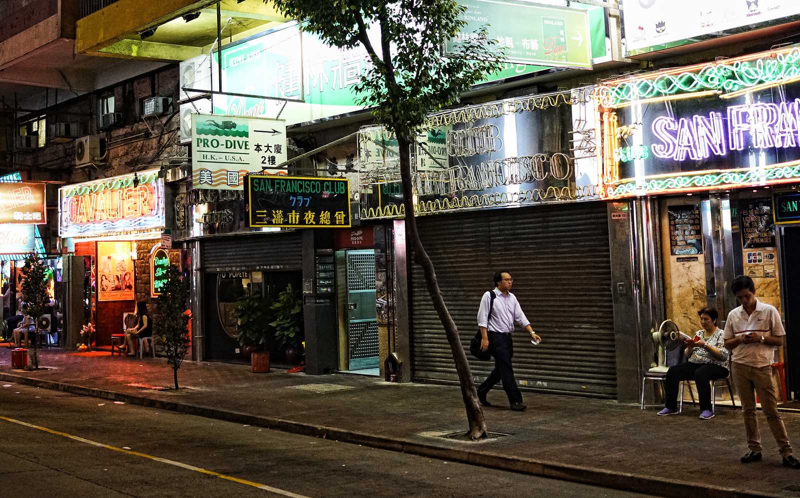 Hong kong-Current situation of the red-light districts in Wan Chai and Temple Street, Kowloon, Hong Kong