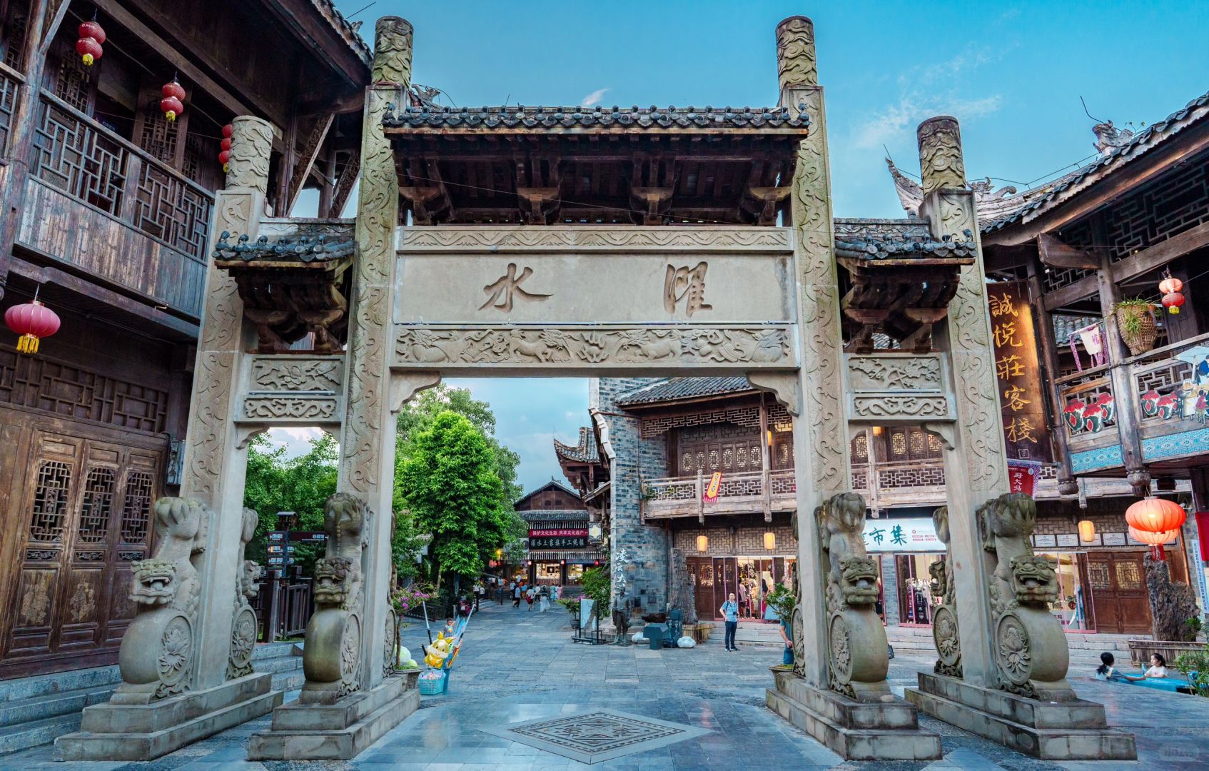 Chengdu/Chongqing-Lishui Ancient Town in Chongqing has the "world's first wind and rain covered bridge", which is very spectacular!