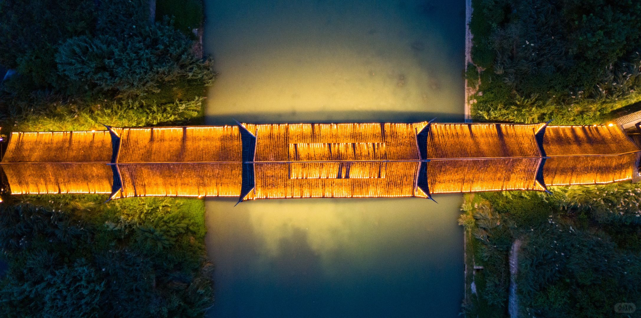 Chengdu/Chongqing-Lishui Ancient Town in Chongqing has the "world's first wind and rain covered bridge", which is very spectacular!