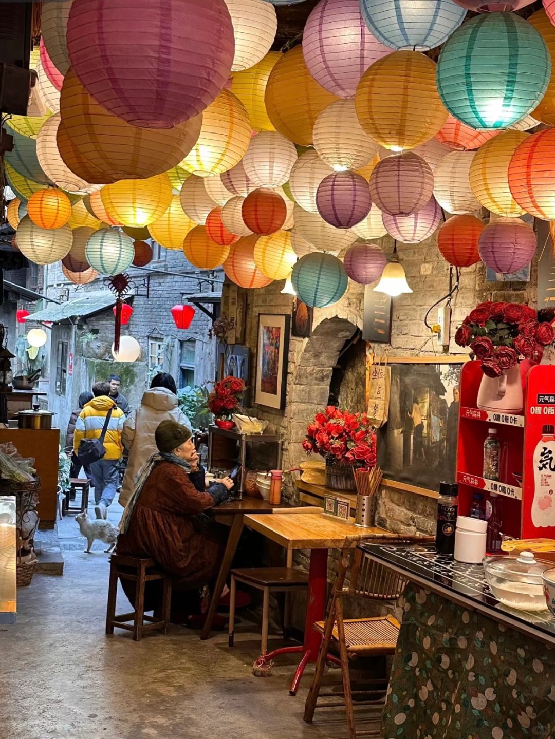 Chengdu/Chongqing-Chongqing Xiahuli Old Street is beautiful both day and night, with a strong atmosphere!