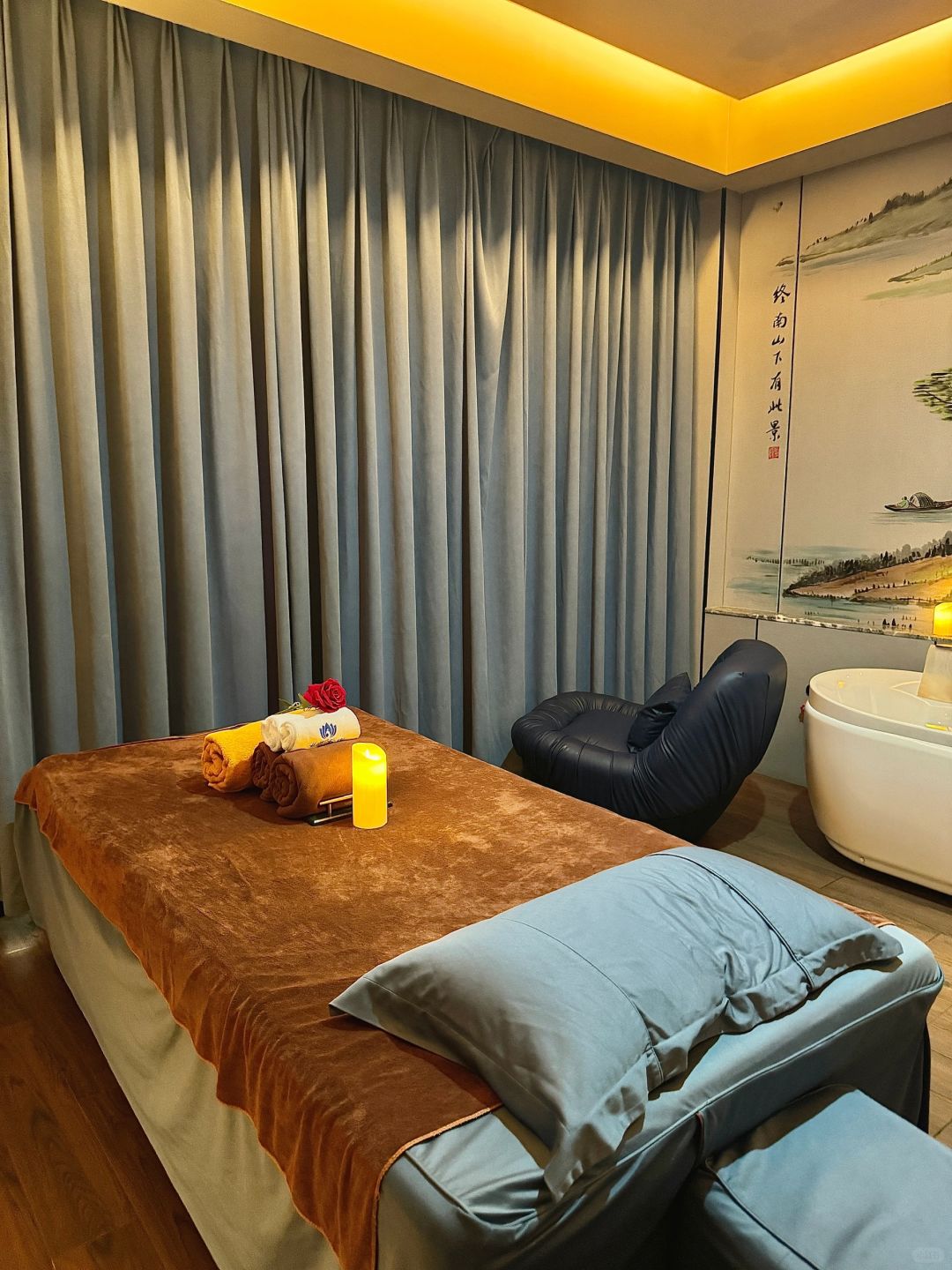 Changsha-Foot massage in the city style cinema, the girl will give you a bath with a light herbal scent