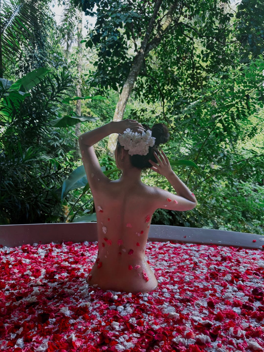 Bali-Mekar Ubud Jungle Spa Bali, flower petal bath, massage center in kclub resort hotel