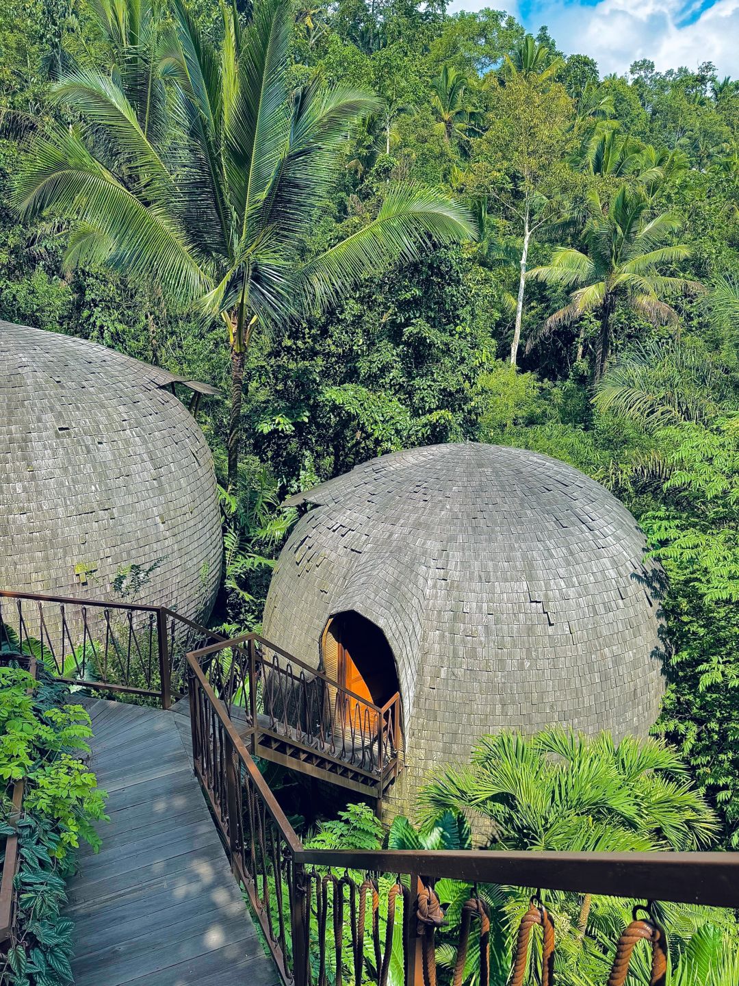 Bali-Mekar Ubud Jungle Spa Bali, flower petal bath, massage center in kclub resort hotel