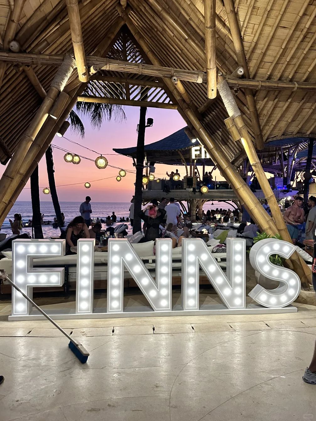 Bali-AFinns Bar in Bali, the biggest and most fun beach club in Asia. 🎊Lots of girls in bikinis.