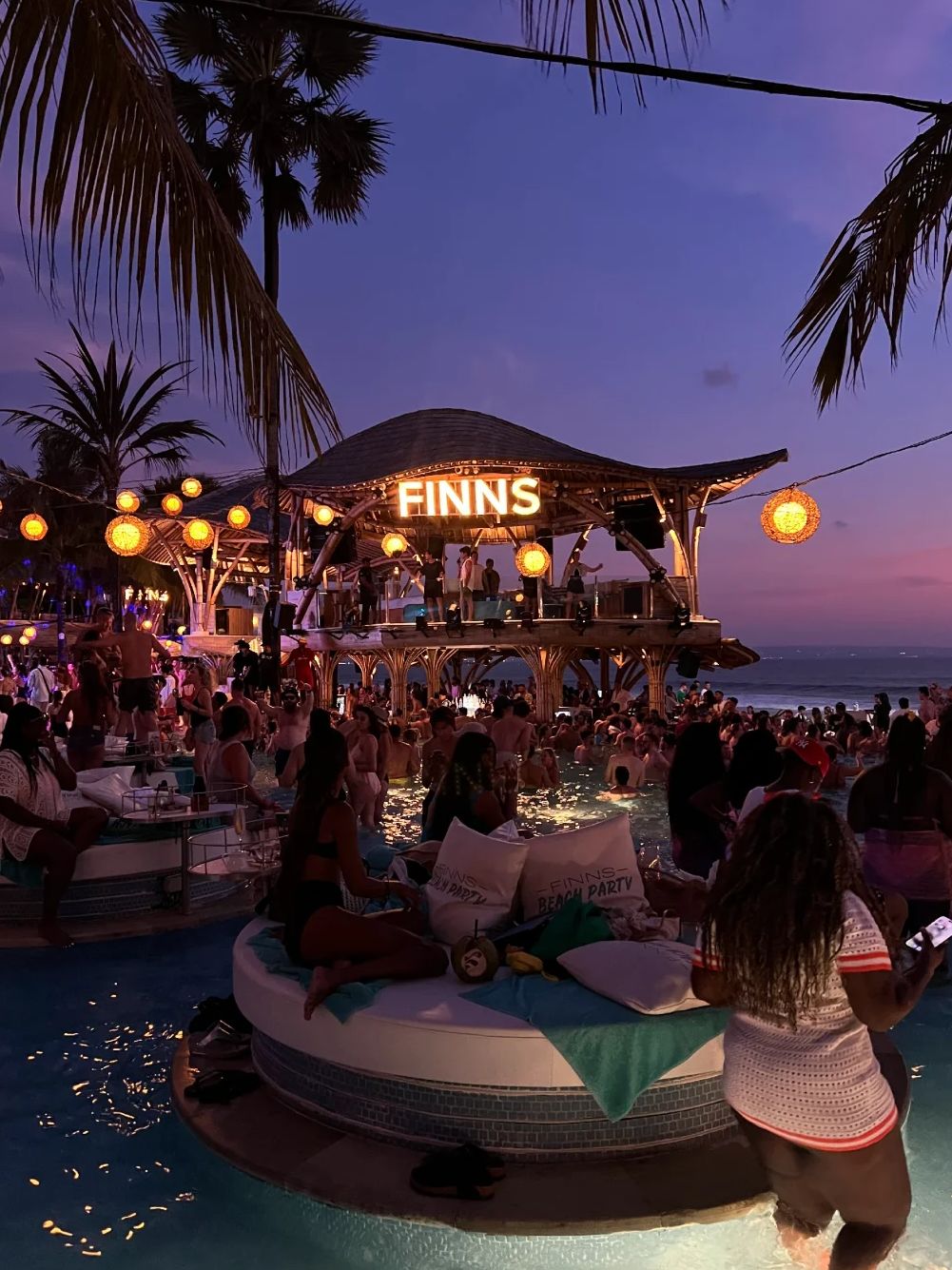 Bali-AFinns Bar in Bali, the biggest and most fun beach club in Asia. 🎊Lots of girls in bikinis.