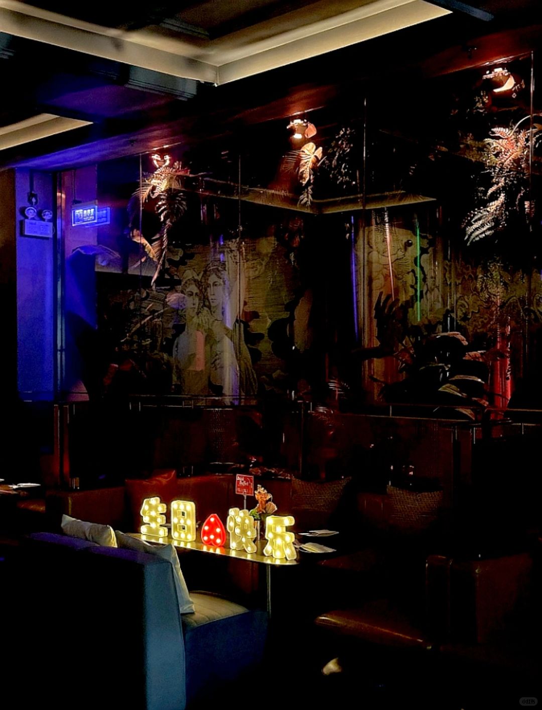 Beijing/Tianjin-Beijing Old Legend Restaurant, full of artistic sense, especially suitable for friends gathering!