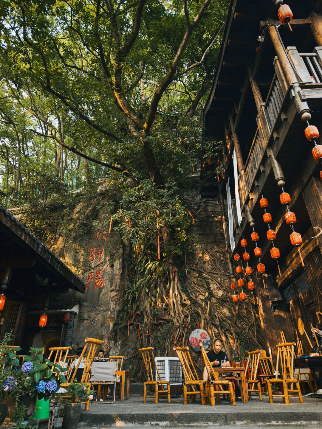 Chengdu/Chongqing-Chongqing Huangye Old Street, you can feel a transcendent tranquility and mystery!