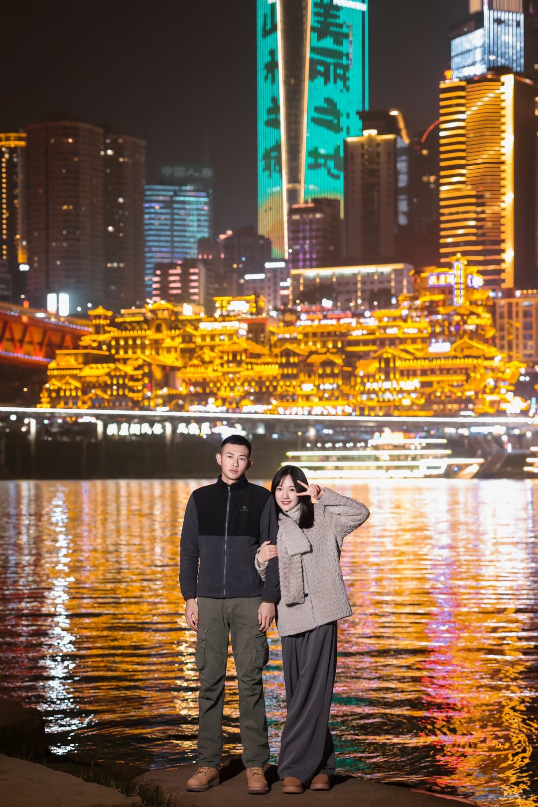 Chengdu/Chongqing-Hongya Cave in Chongqing, so crowded that you can't see the night view!