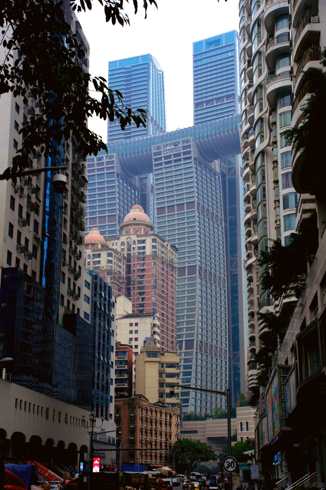 Chengdu/Chongqing-Chongqing, bustling and magnificent night scenery, fashionable and avant-garde urban style！