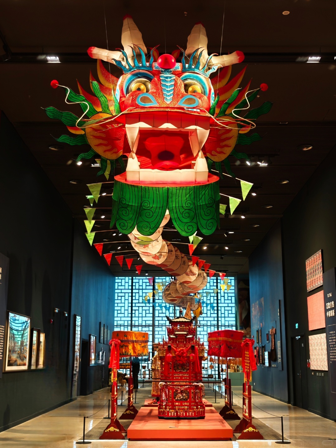 Beijing/Tianjin-At the China National Arts and Crafts Museum in Beijing, enjoy various exquisite intangible cultural handicrafts!