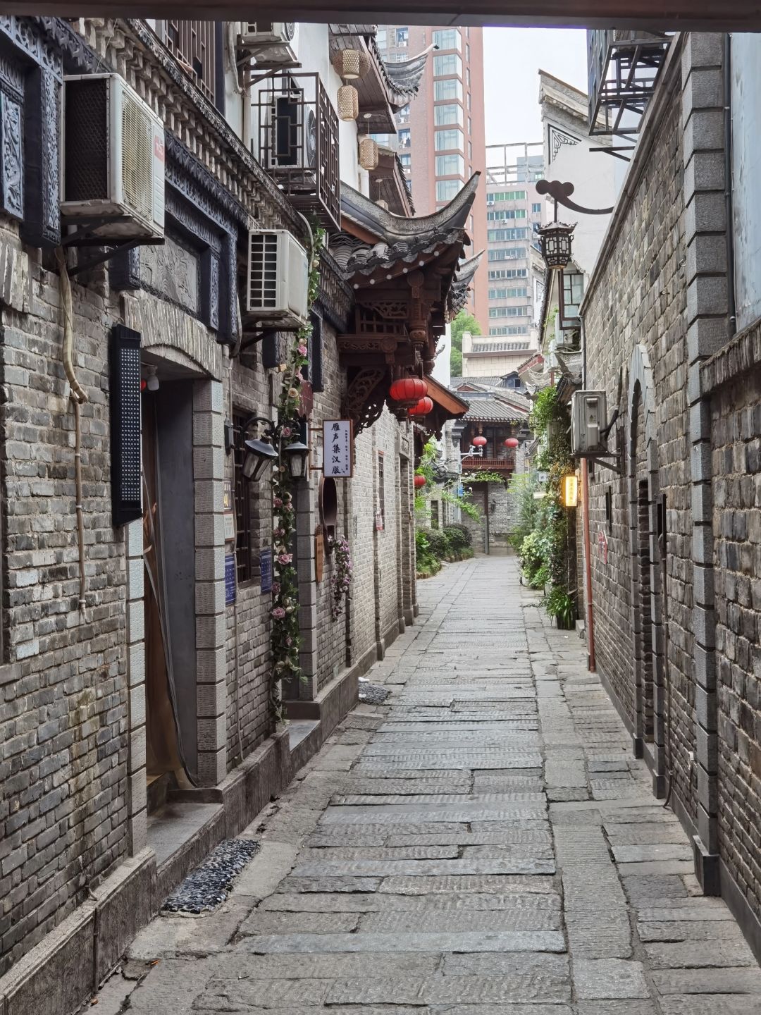 Changsha-Changsha Chaozong Street is intertwined with historical and cultural atmosphere and modern elements!