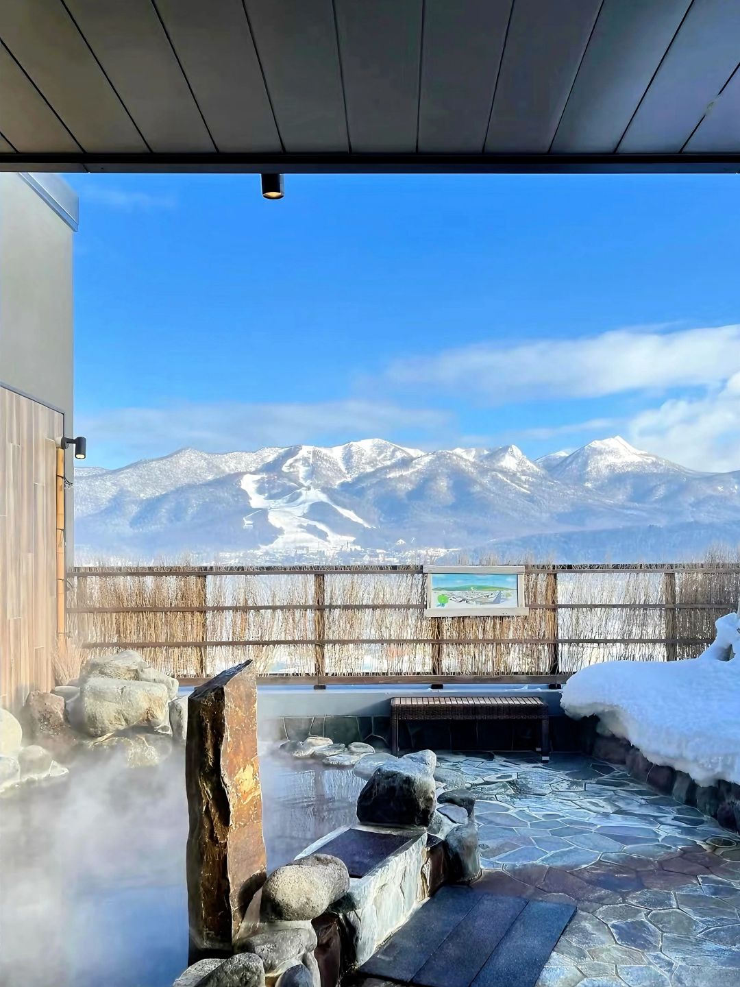 Sapporo/Hokkaido-La Vista Furano Hills Hot Springs Hotel in Hokkaido has both open-air and indoor hot springs