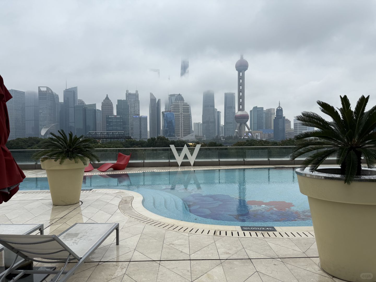 Shanghai/Hangzhou-In Shanghai W Hotel, the window of the basic room faces the building next to it, wasting french window!