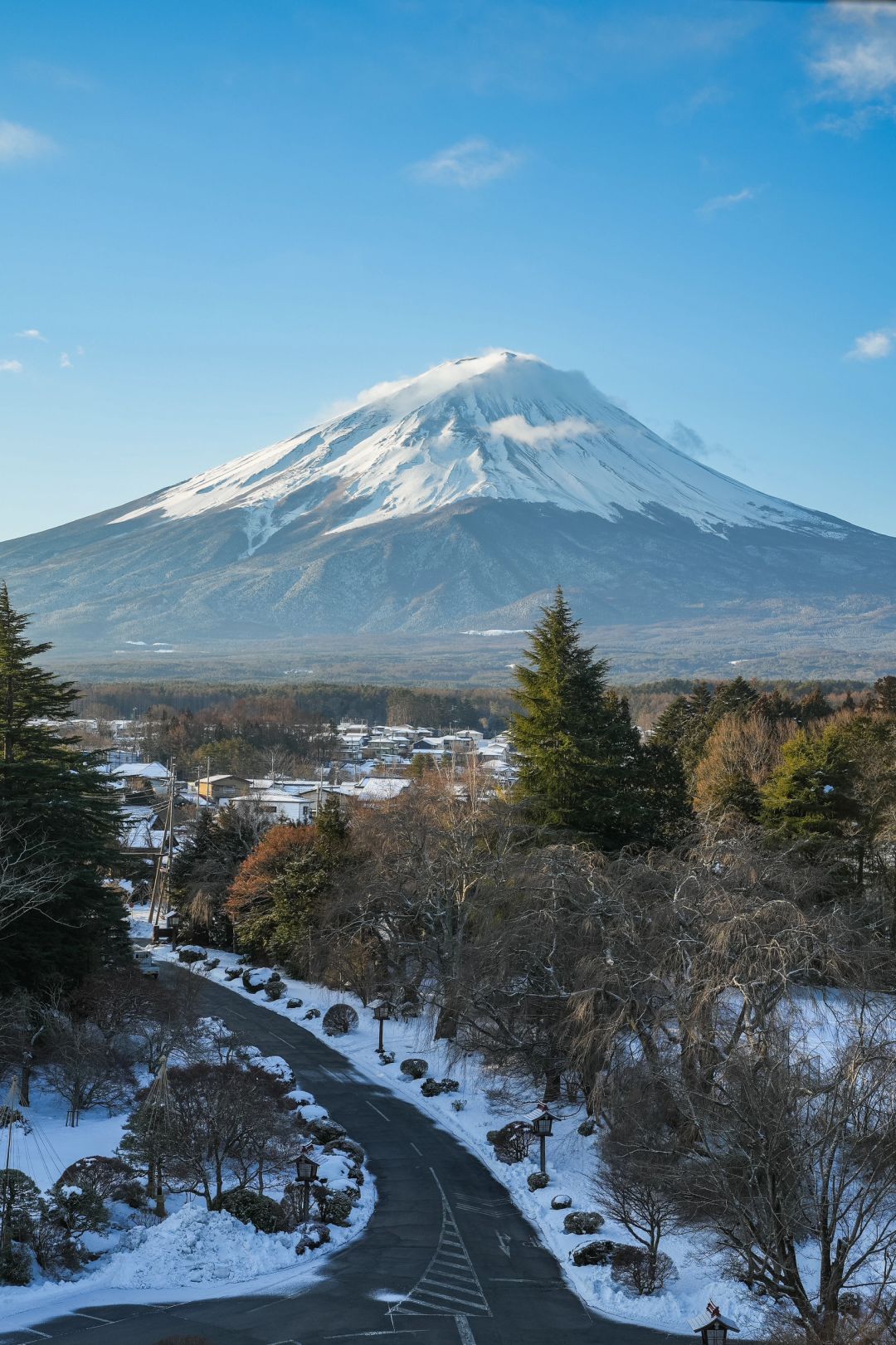 Tokyo-Travel to Japan in winter to enjoy Mount Fuji🗻, which is romantic enough in itself❄️