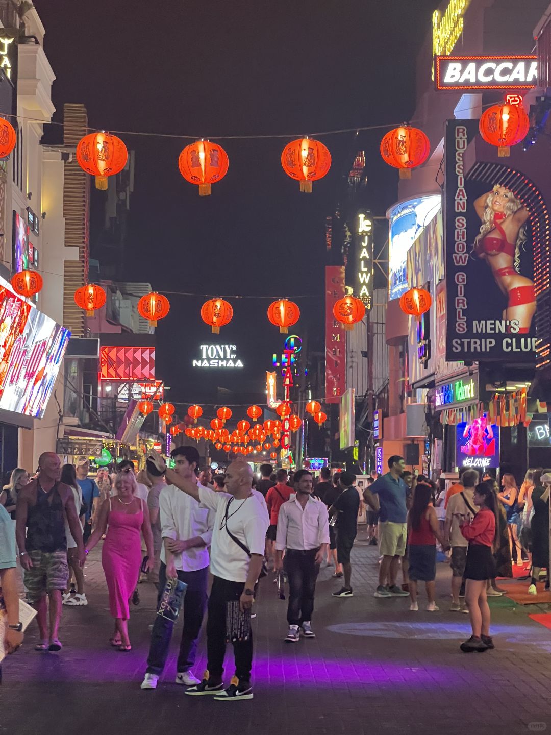 Pattaya-Pattaya Walking Street, the first time I came to the legendary Thai red light district, so sexy