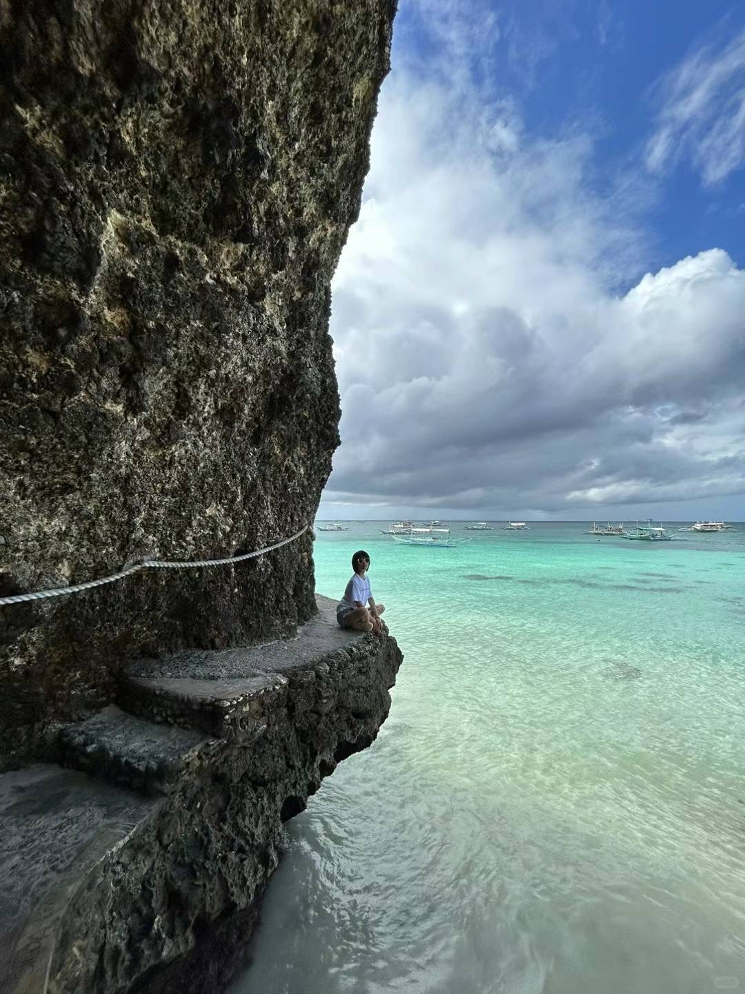 Boracay-The direct route to Boracay Cliff Cave allows you to arrive easily without taking the wrong route