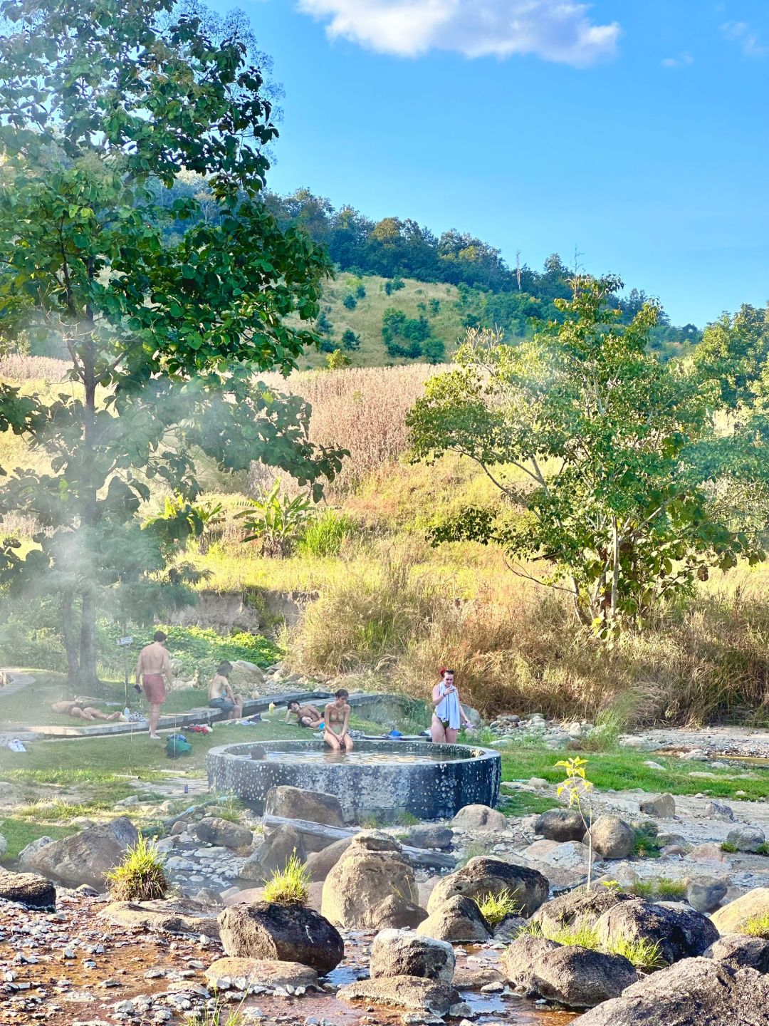 Chiang Mai-Mueang Paeng Hot Spring, a free hot spring in Bai County, Chiang Mai, has not yet been commercialized