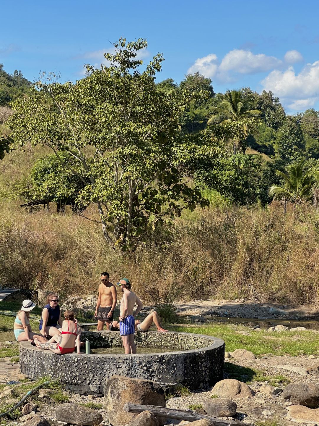 Chiang Mai-Mueang Paeng Hot Spring, a free hot spring in Bai County, Chiang Mai, has not yet been commercialized