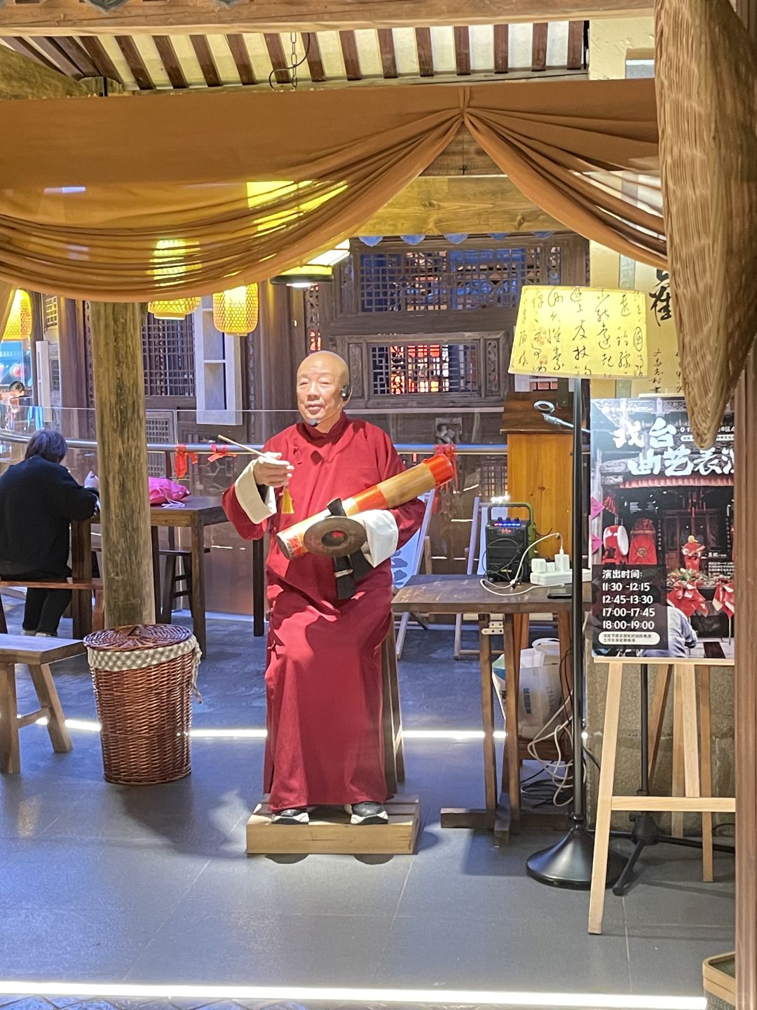 Shanghai/Hangzhou-The Wangxian Valley City branch in Shanghai showcases the long history of Jiangxi through its tea house and stage performances!