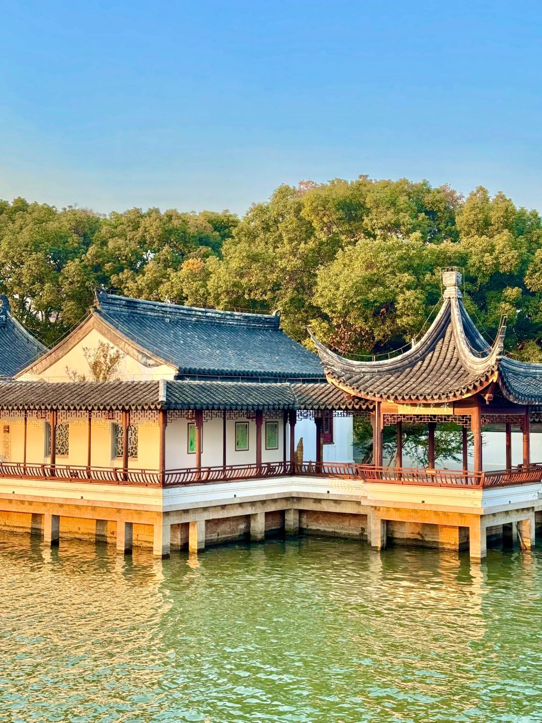 Shanghai/Hangzhou-Shanghai Guangfulin Cultural Heritage Park immerses you in the urban atmosphere of Shanghai!