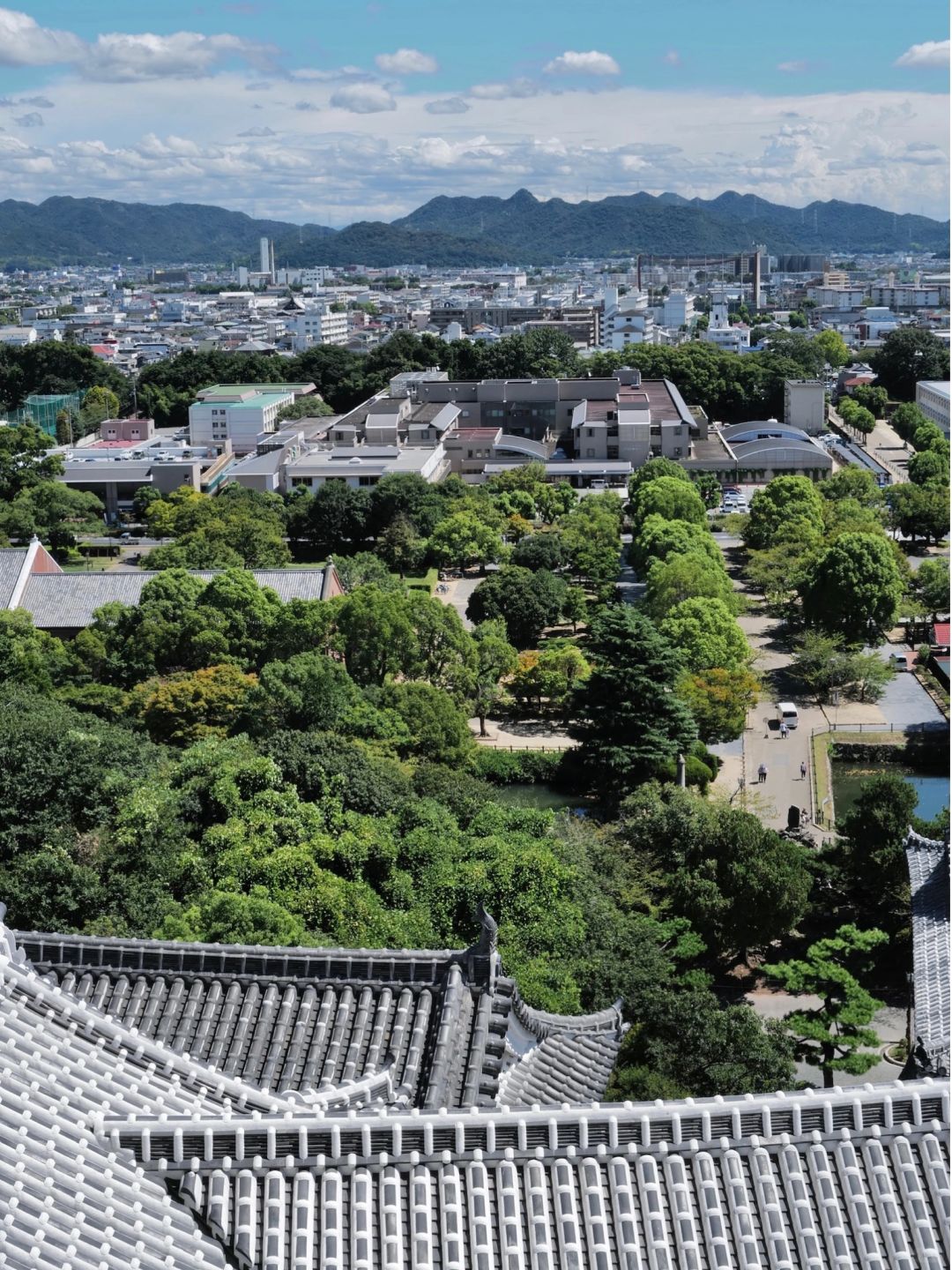 Osaka-When traveling to Osaka, don’t miss this world heritage site: Himeji-jō (White Egret Castle)