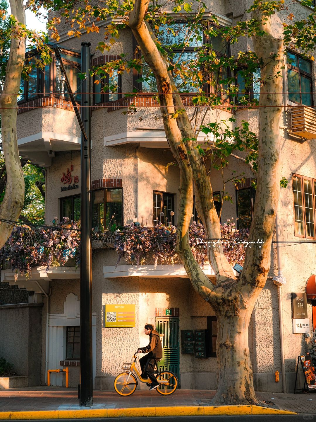 Shanghai/Hangzhou-Explore these historic streets. Feel the unique romance and comfort of Shanghai.