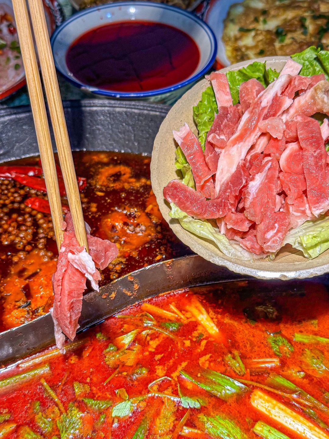 Shanghai/Hangzhou-Shanghai Red Street Old Hot Pot Restaurant has authentic taste and affordable prices!